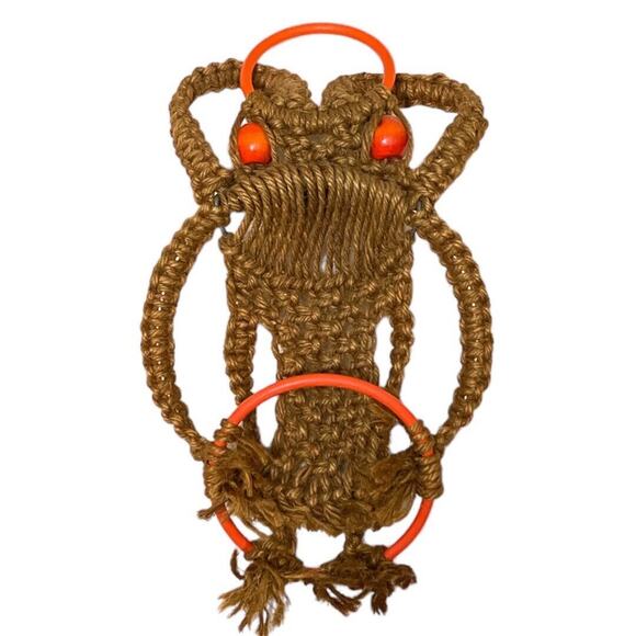 Vintage Frog Brown Macrame Orange Wood Wall Hanging Decor Groovy Towel Ring 22" - Picture 8 of 9